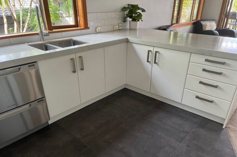 Photo of property in 1/28 Gulf View Road, Murrays Bay, Auckland, 0630