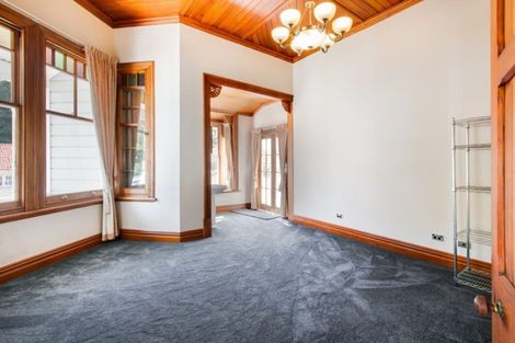 Photo of property in 32 Milton Road, Bluff Hill, Napier, 4110