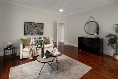 Photo of property in 15 Symonds Street, Onehunga, Auckland, 1061