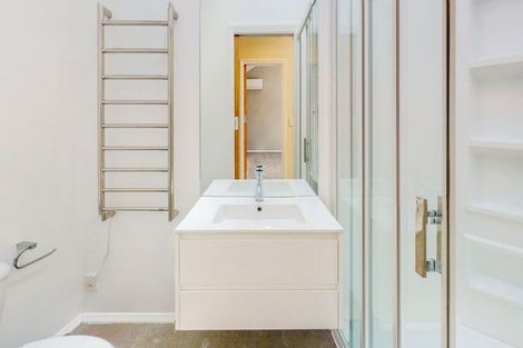 Photo of property in 19 Scarborough Terrace, Mount Victoria, Wellington, 6011