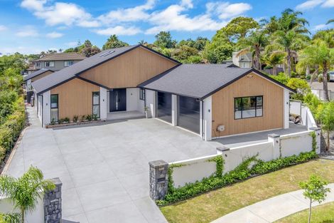 Photo of property in 8 St Elmo Rise, Shamrock Park, Auckland, 2016