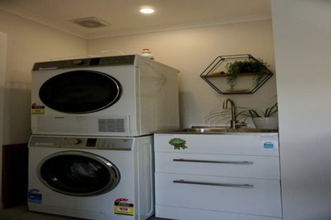 Photo of property in 6 La Mer Lane, Wallaceville, Upper Hutt, 5018