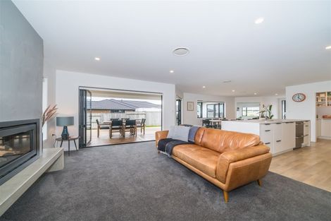 Photo of property in 21 Silicon Way, Fitzherbert, Palmerston North, 4410