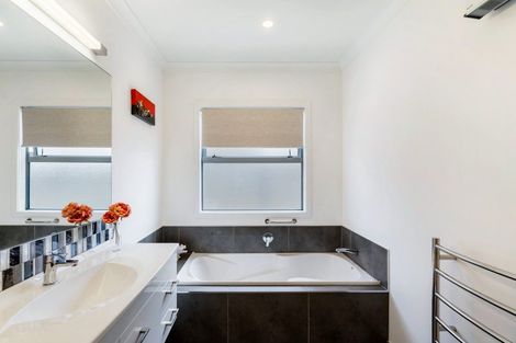 Photo of property in 24 Percy Berry Place, Havelock North, 4130