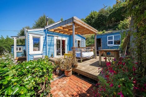 Photo of property in 17 Adderley Terrace, Ravensbourne, Dunedin, 9022