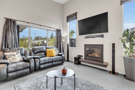 Photo of property in 5 Chestnut Close, Kelvin Grove, Palmerston North, 4414