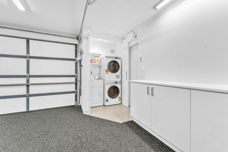 Photo of property in 37 Vincent Street, Waterloo, Lower Hutt, 5011
