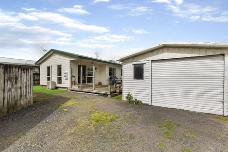 Photo of property in 2/14 Graham Road, Conifer Grove, Takanini, 2112