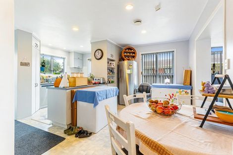 Photo of property in 65 Rosehill Drive, Rosehill, Papakura, 2113