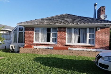 Photo of property in 32 Golf Road, New Lynn, Auckland, 0600