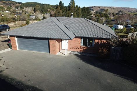 Photo of property in 30 Titri Road, Waihola, Outram, 9073