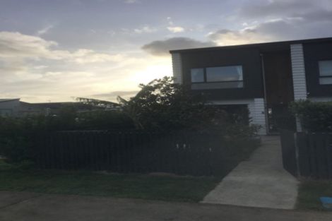 Photo of property in 1 Beardmore Lane, Papakura, 2110