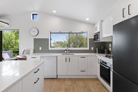 Photo of property in 3 View Road, Shelly Park, Auckland, 2014