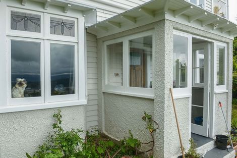 Photo of property in 1b Apuka Street, Brooklyn, Wellington, 6021