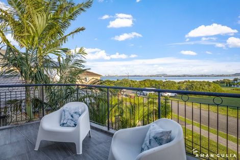Photo of property in 8 Waikura Drive, Te Atatu Peninsula, Auckland, 0610