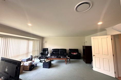 Photo of property in 6 Aaronville Way, East Tamaki, Auckland, 2016