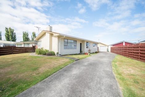 Photo of property in 37 Humphries Place, Awapuni, Palmerston North, 4412