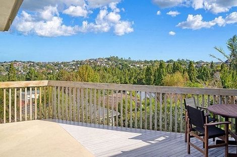 Photo of property in 52 Chelsea View Drive, Chatswood, Auckland, 0626