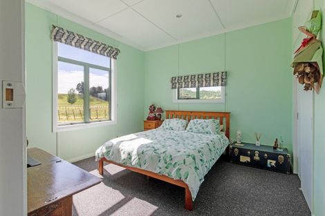 Photo of property in 978 Pourerere Road, Omakere, Waipawa, 4271