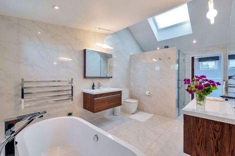 Photo of property in 37b View Road, Campbells Bay, Auckland, 0630