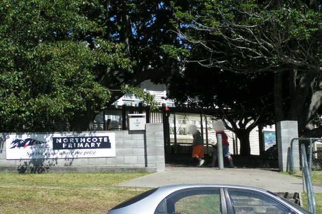 Photo of property in 2/388 Lake Road, Takapuna, Auckland, 0622