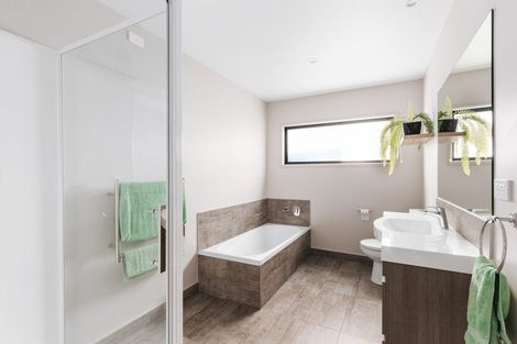 Photo of property in 7 Greenvale Place, Welcome Bay, Tauranga, 3112