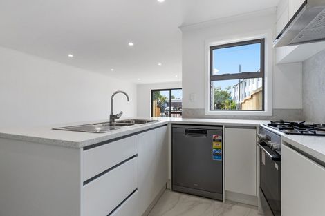 Photo of property in 3/29 May Street, Mount Maunganui, 3116