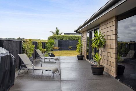 Photo of property in 17 Wentworth Lane, Waiwhakaiho, New Plymouth, 4312