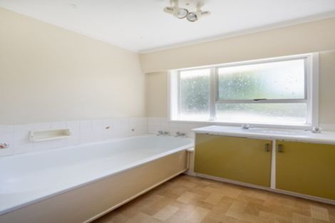 Photo of property in 16 Bacot Place, Howick, Auckland, 2014