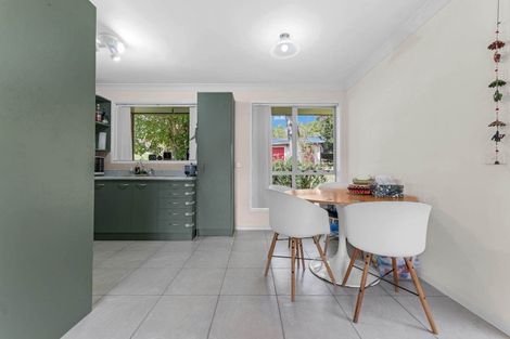 Photo of property in 188a Henderson Valley Road, Henderson, Auckland, 0612