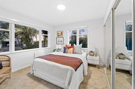 Photo of property in 2a Hauraki Road, Hauraki, Auckland, 0622