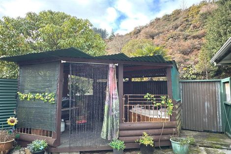 Photo of property in 20 Ramsay Street, Blacks Point, Reefton, 7830