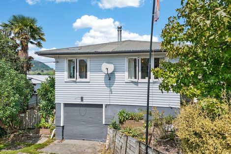 Photo of property in 2 View Street, Maungaturoto, 0520