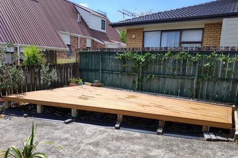 Photo of property in 2/91 Aviemore Drive, Highland Park, Auckland, 2010