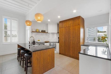 Photo of property in 11 Colenso Avenue, Hospital Hill, Napier, 4110