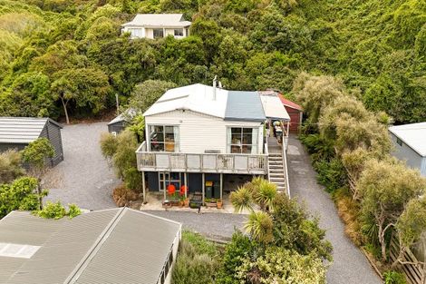 Photo of property in 9 Moana Street, Kaka Point, Balclutha, 9271
