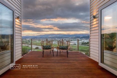 Photo of property in 25a Riverstone Drive, Riverstone Terraces, Upper Hutt, 5018