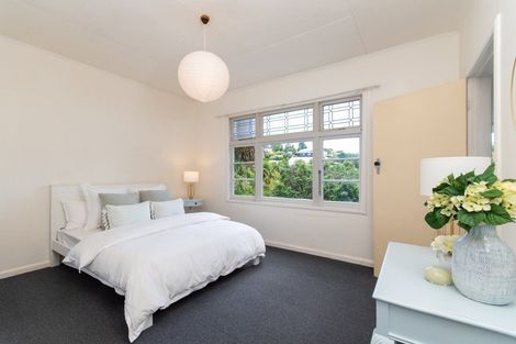 Photo of property in 8 Hadfield Terrace, Bluff Hill, Napier, 4110