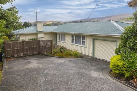 Photo of property in 10 Oriel Place, Tawa, Wellington, 5028