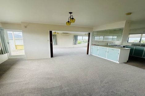 Photo of property in 17 Toroa Street, Torbay, Auckland, 0630
