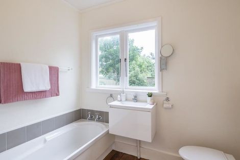 Photo of property in 51 Renown Road, Raumati South, Paraparaumu, 5032