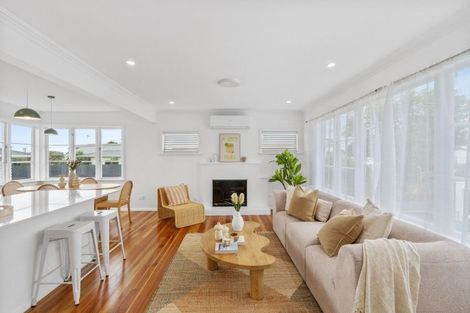 Photo of property in 81 Bartholomew Road, Levin, 5510
