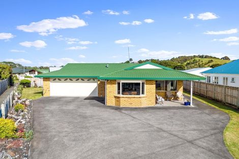 Photo of property in 44 Pine Road, Ngunguru, Whangarei, 0173