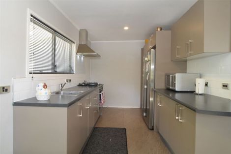 Photo of property in 1/333 Triangle Road, Massey, Auckland, 0614