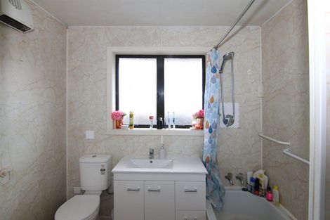 Photo of property in 9 Appleby Crescent, Burnside, Christchurch, 8053