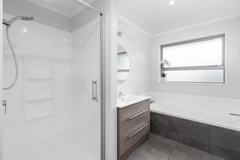 Photo of property in 35 Irwin Logan Drive, Mosgiel, 9024