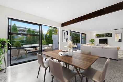 Photo of property in 2/11 Huntly Road, Campbells Bay, Auckland, 0630