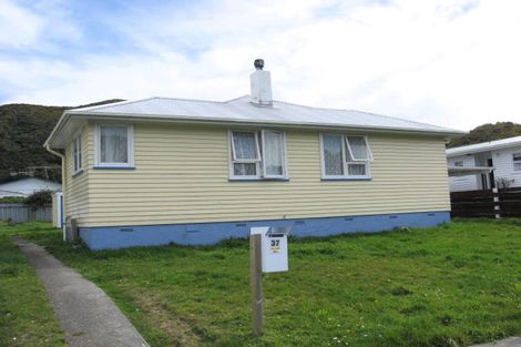 Photo of property in 37 Hamstead Street, Wainuiomata, Lower Hutt, 5014
