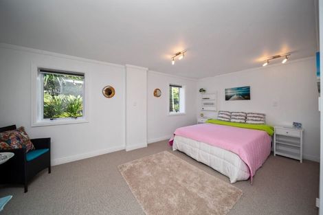 Photo of property in 7 Mcfarlane Street, Oakura, 4314