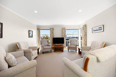 Photo of property in 64a Rototuna Road, Rototuna, Hamilton, 3210